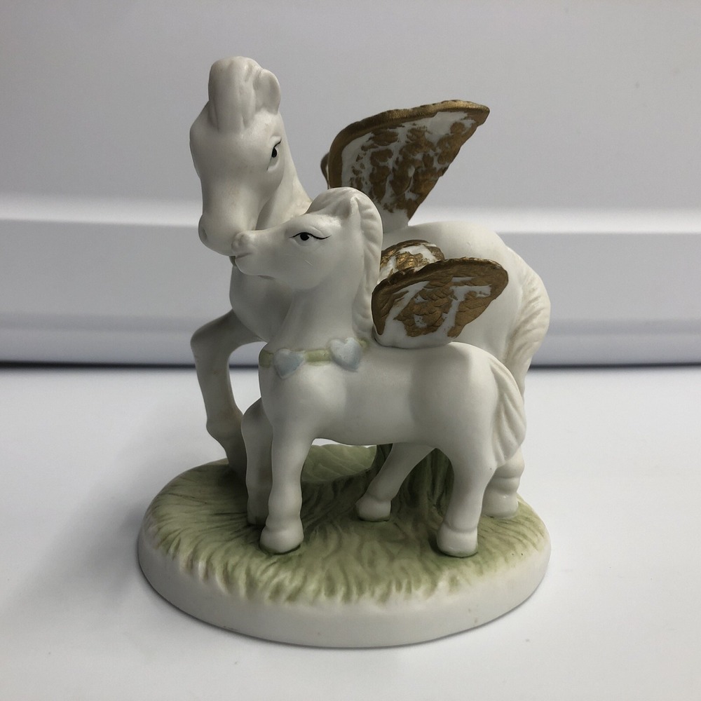 Flambro Taiwan Mother & Baby Pegasus Porcelain Figurine Vintage 4.5x3.75"
